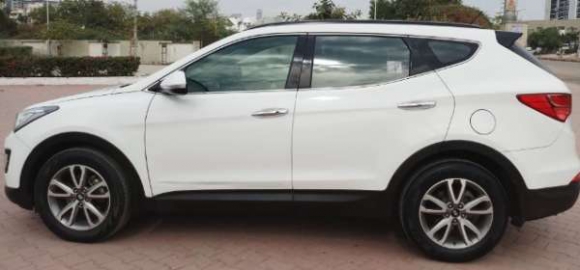 Used Hyundai Santa Fe Car In Ahmedabad